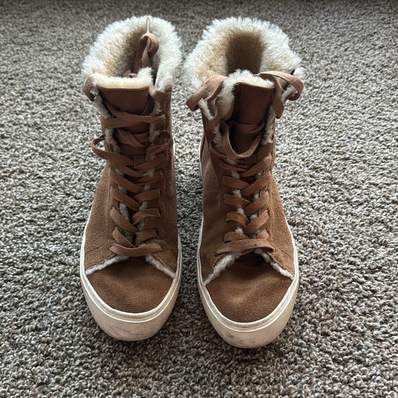 UGG Platform Sheepskin-Lined Sneakers Size 8.5 Women Tan - Picture 2 of 6